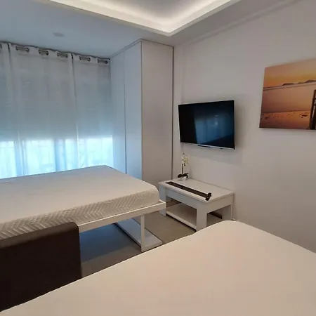 شقة Perla Costa Del Sol فوينخيرولا